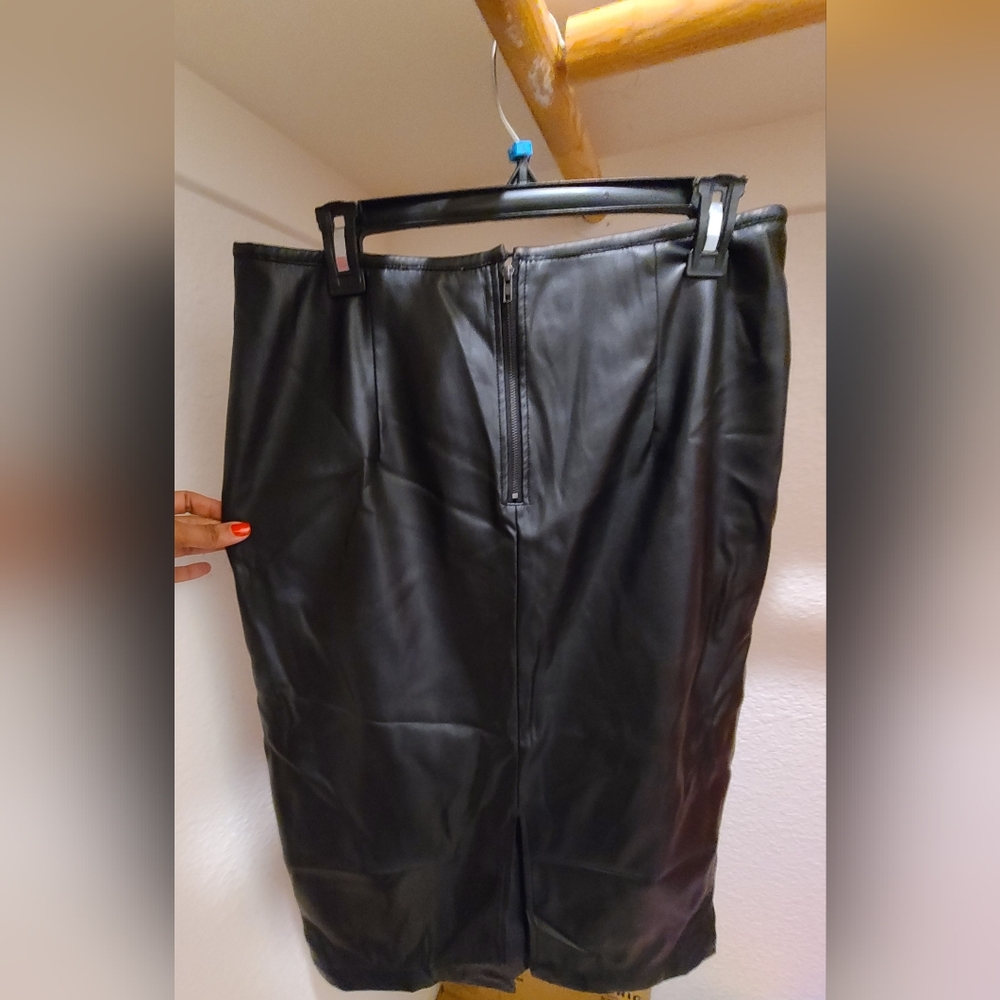Shoe Dazzle Black Pencil Skirt - Picture 4 of 7